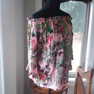 Feminine Pink floral off shoulder top